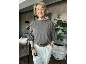 Genser med ruffle neck